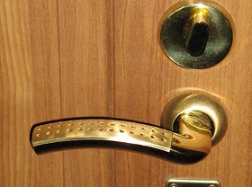 Замена дверной ручки входной двери в Кимовске